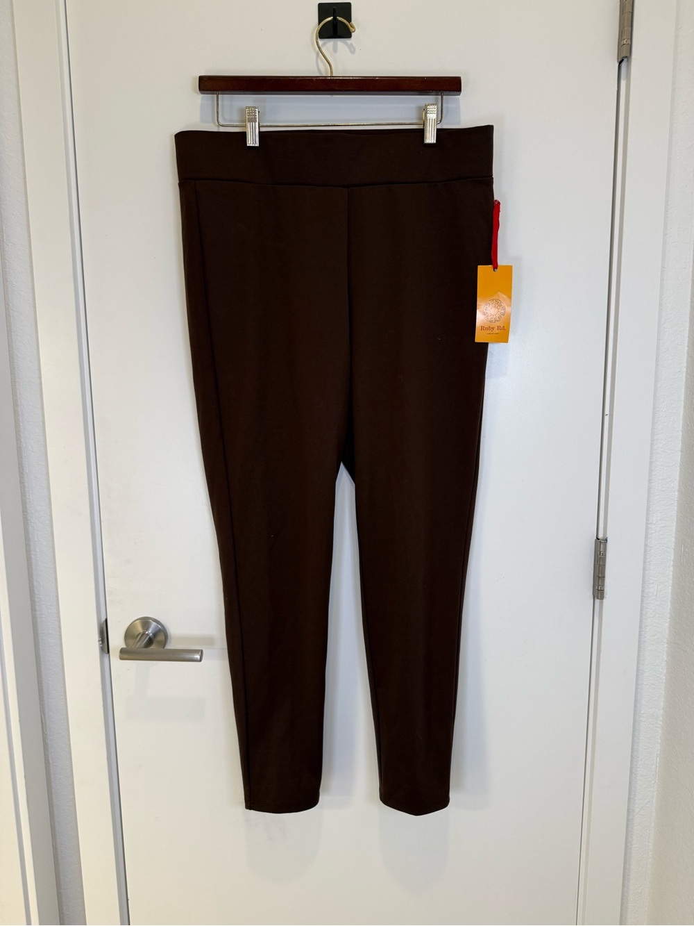 Ruby Rd Pull On Pants Womens Sz M Dark Brown Slimming Contour Waistband Stretch